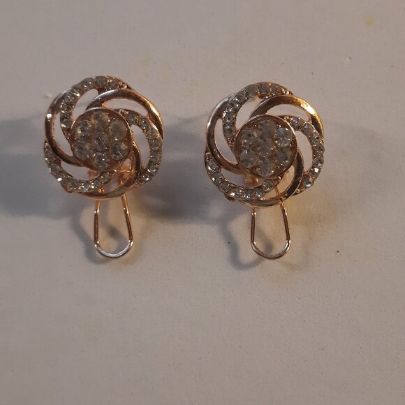 Jewelry - Brand New Flower Shape with beads Sud  Earrings